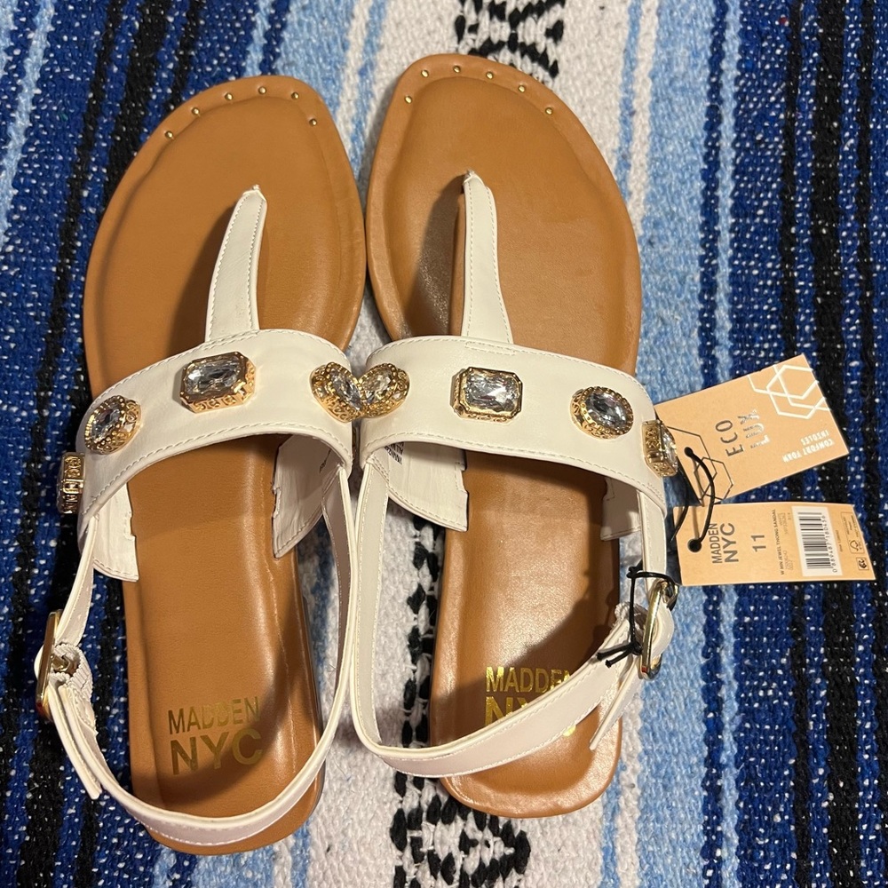 Women’s brand new Madden NYC Jewel thong sandal, size 11.